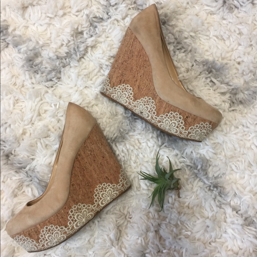 Cute nude wedges with adorable detail